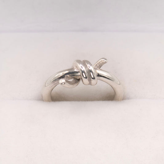 Knot ring