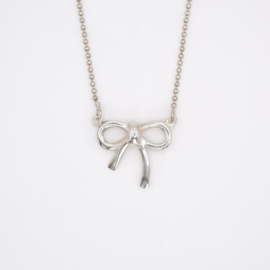 Bow necklace